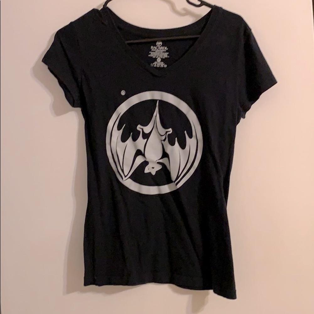 Bacardi bat logo black women’s v neck tee medium